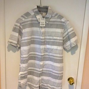 Free Plant Medium S/S shirt, NWTS.